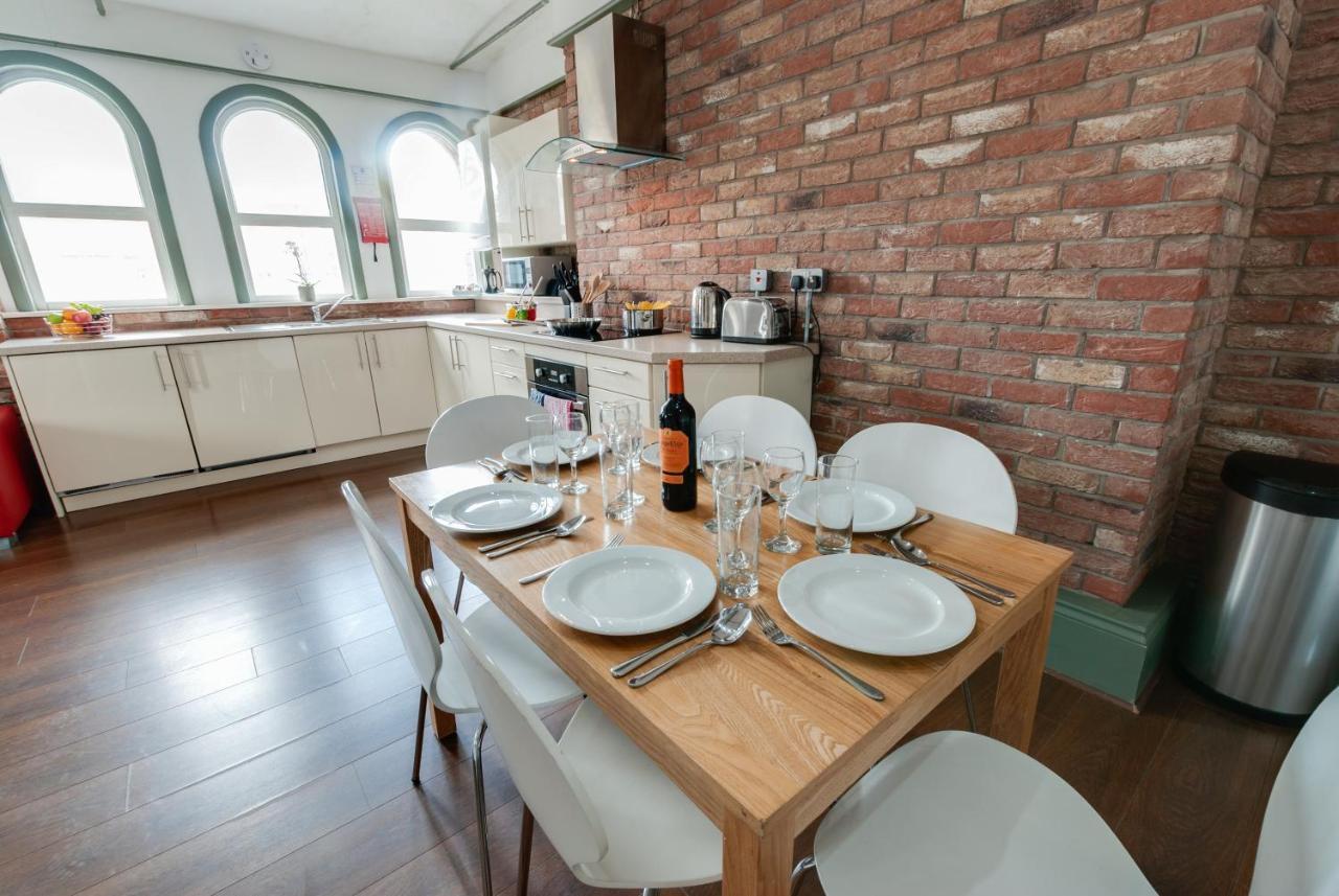 Base Serviced Apartments - Sir Thomas Street Liverpool Bagian luar foto