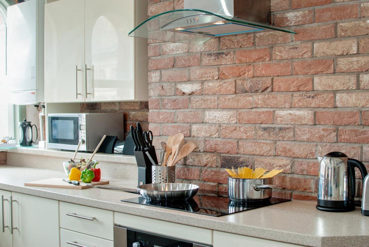 Base Serviced Apartments - Sir Thomas Street Liverpool Bagian luar foto