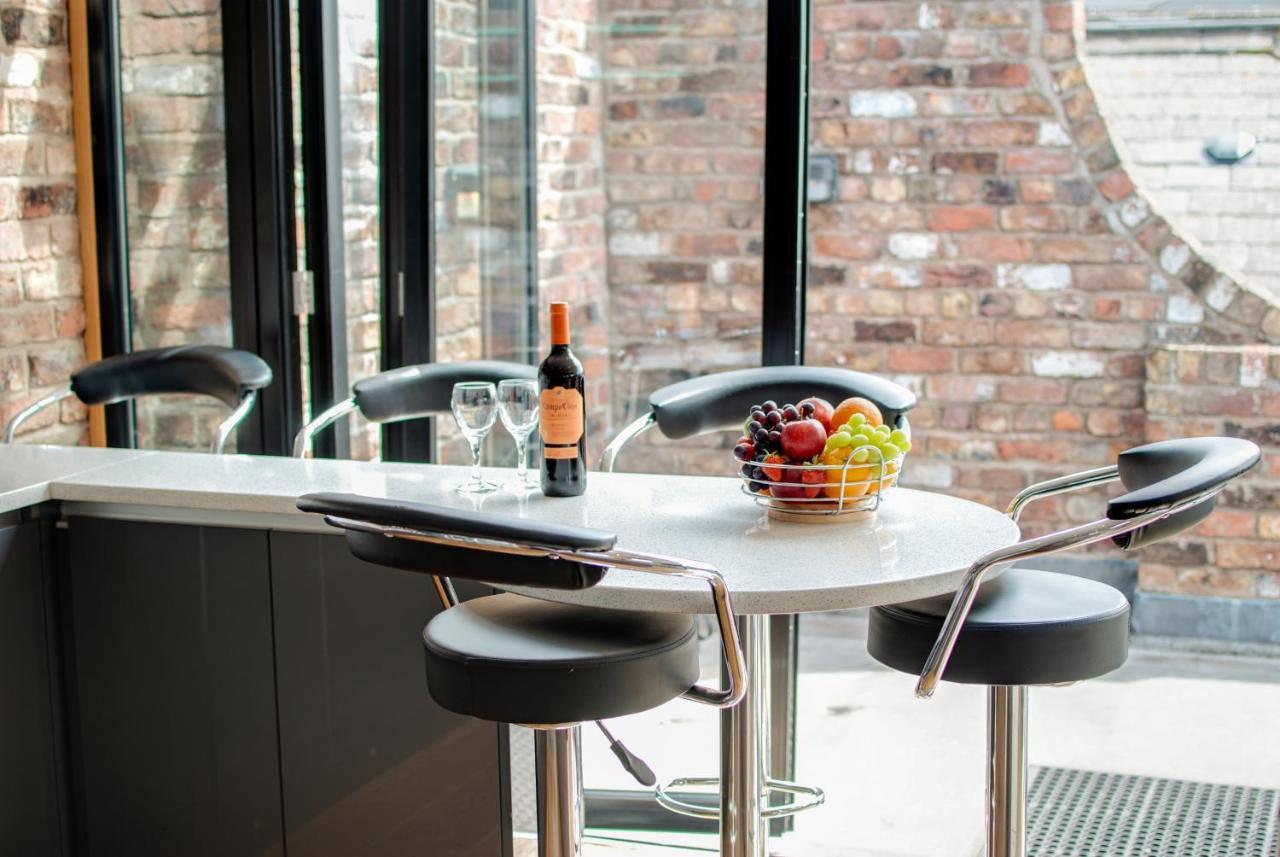 Base Serviced Apartments - Sir Thomas Street Liverpool Bagian luar foto